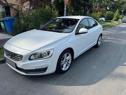 Weiß Gebraucht 2014 Volvo S60 Kinetic Limousine | 14.200 € (Fairer Preis)