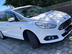 Weiß Gebraucht 2016 Ford S-MAX Titanium Van / Kleinbus | 10.600 € (Guter Preis)