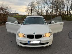 Weiß Gebraucht 2012 BMW 118 Coupé Coupé | 5.500 € (Guter Preis)
