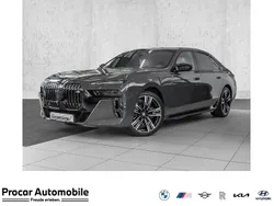 Grau Gebraucht 2023 BMW M760e M Sport Limousine | 123.930 € (Superpreis)