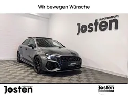 Grau (daytonagrau perleffekt) Gebraucht 2022 Audi RS3 Sportback Ambiente Kleinwagen | 55.990 € (Etwas zu teuer)