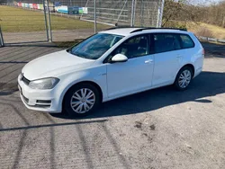 Weiß Gebraucht 2014 VW Golf VII Trendline Kombi | 7.450 € (Fairer Preis)