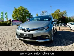 Grau Gebraucht 2018 Toyota Auris Comfort Limousine | 8.690 € (Guter Preis)