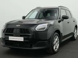 Schwarz Gebraucht 2024 Mini Countryman Classic SUV | 32.850 €