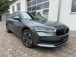 Grau Gebraucht 2024 Skoda Superb Selection Kombi | 30.900 € (Guter Preis)