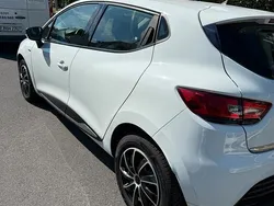 Weiß Gebraucht 2018 Renault Clio IV LIMITED Limousine | 9.600 €