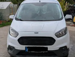 Weiß Gebraucht 2019 Ford Courier Van / Kleinbus | 8.900 €