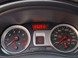 Rot Gebraucht 2010 Renault Clio II Dynamique Limousine | 3.500 € (Etwas zu teuer)