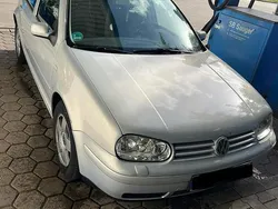 Grau Gebraucht 2000 VW Golf IV Kleinwagen | 1.600 € (Fairer Preis)