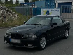 Schwarz Gebraucht 1995 BMW 318 Cabriolet Basis Cabrio | 5.490 €