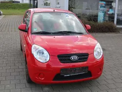 Scarletrot Gebraucht 2009 Kia Picanto Start Kleinwagen | 2.350 € (Etwas zu teuer)