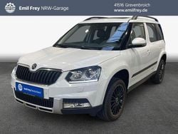 Moon white metallic Gebraucht 2015 Skoda Yeti Outdoor Style SUV | 13.690 €