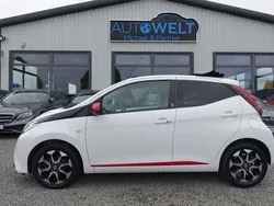 Weiß Gebraucht 2021 Toyota Aygo Kleinwagen | 13.990 € (Fairer Preis)