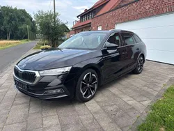 Schwarz Gebraucht 2023 Skoda Octavia Style Kombi | 26.990 € (Fairer Preis)