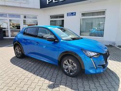 Vertigo blau Gebraucht 2022 Peugeot e-208 Allure Kleinwagen | 23.800 €