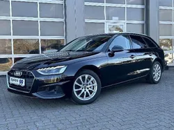 Brillantschwarz Gebraucht 2023 Audi A4 Comfort Kombi | 39.990 € (Teuer)