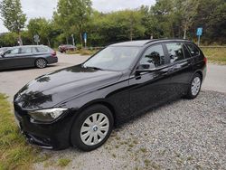 Schwarz Gebraucht 2016 BMW 318 Sport Line Kombi | 12.500 € (Etwas zu teuer)