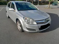 Silber Gebraucht 2009 Opel Astra Kleinwagen | 1.300 € (Guter Preis)