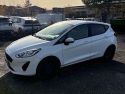 Weiß Gebraucht 2021 Ford Fiesta Cool & Connect Limousine | 11.500 € (Fairer Preis)