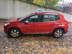 Rot Gebraucht 2016 Peugeot 2008 SUV | 9.700 € (Guter Preis)