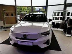 Crystal weißperleffekt Gebraucht 2024 Volvo EX40 Ultra SUV | 45.980 € (Superpreis)