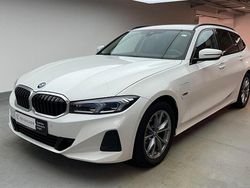 Alpinweiß uni Gebraucht 2022 BMW 330e Efficient Dynamics Kombi | 31.990 € (Guter Preis)