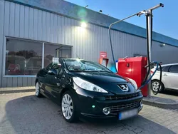 Schwarz Gebraucht 2008 Peugeot 207 CC Roland Garros Cabrio | 3.999 € (Etwas zu teuer)