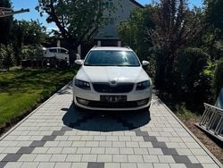 Weiß Gebraucht 2014 Skoda Octavia Kombi | 4.800 € (Fairer Preis)