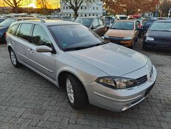 Platingrau Gebraucht 2005 Renault Laguna II Privilege Kombi | 5.490 €