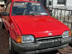 Rot Gebraucht 1988 Ford Escort Kleinwagen | 2.000 €