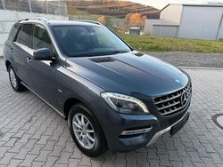 Grau Gebraucht 2012 Mercedes ML350 SUV | 21.900 € (Fairer Preis)