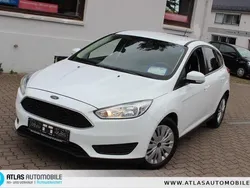 Frostweiß Gebraucht 2015 Ford Focus Trend Limousine | 8.990 € (Fairer Preis)