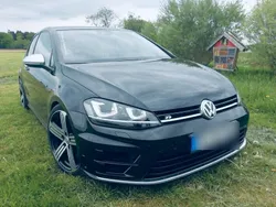 Schwarz Gebraucht 2015 VW Golf VII Limousine | 27.900 €