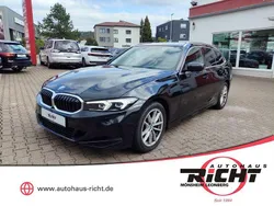 Black sapphire metallic Gebraucht 2023 BMW 318 Kombi | 24.440 € (Superpreis)