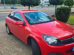 Rot Gebraucht 2006 Opel Astra GTC Limousine | 1.100 € (Guter Preis)