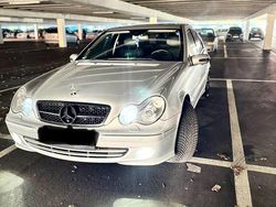 Grau Gebraucht 2006 Mercedes C350 Avantgarde Limousine | 4.999 € (Fairer Preis)