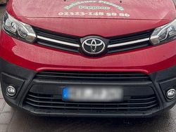 Rot Gebraucht 2018 Toyota Proace Van / Kleinbus | 16.750 €