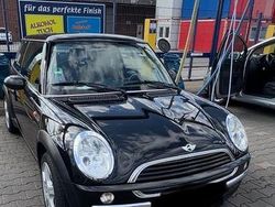 Schwarz Gebraucht 2002 Mini ONE Kleinwagen | 2.000 € (Fairer Preis)