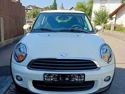 Weiß Gebraucht 2013 Mini ONE Kleinwagen | 6.500 € (Etwas zu teuer)