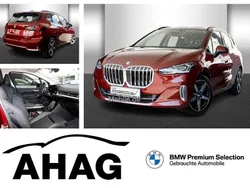 Rot Gebraucht 2024 BMW 223 Active Tourer Luxury Line Van / Kleinbus | 38.440 € (Fairer Preis)