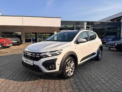 Arktis weiß Gebraucht 2023 Dacia Sandero Expression Kleinwagen | 19.450 € (Etwas zu teuer)