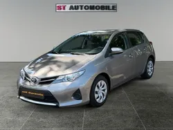 Beige Gebraucht 2015 Toyota Auris Cool Limousine | 9.250 € (Fairer Preis)