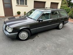Schwarz Gebraucht 1994 Mercedes E320 Kombi | 11.990 €