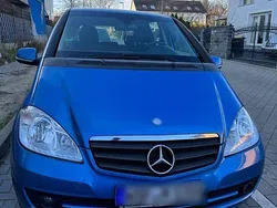 Blau Gebraucht 2008 Mercedes A170 Kleinwagen | 1.950 € (Teuer)