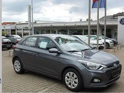 Grau Gebraucht 2019 Hyundai i20 Active Limousine | 11.490 € (Fairer Preis)