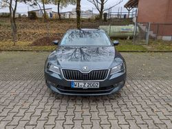 Grau Gebraucht 2016 Skoda Superb Style Limousine | 19.790 € (Fairer Preis)