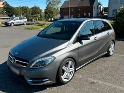 Grau Gebraucht 2013 Mercedes B180 Sport Van / Kleinbus | 10.900 € (Etwas zu teuer)