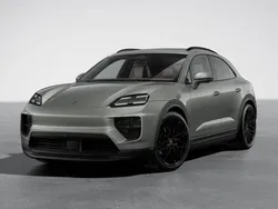 Aventuringrünmetallic Neu 2025 Porsche Macan SUV | 117.846 €