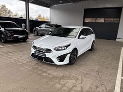 Weiß Gebraucht 2024 Kia Ceed Sportswagon Platinum Edition Kombi | 30.990 € (Teuer)