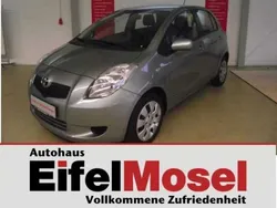 Silber metallic Gebraucht 2006 Toyota Yaris Sol Limousine | 7.990 €
